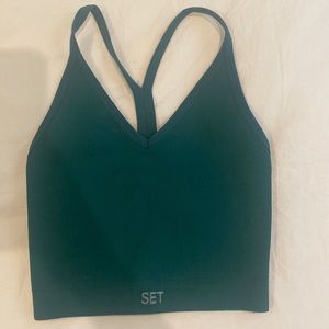Set active crop top in color “mojito”